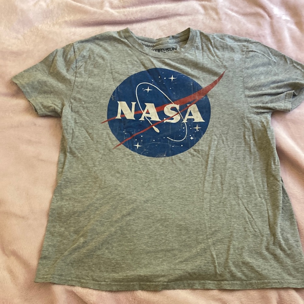 gray Fifth Sun NASA graphic tee